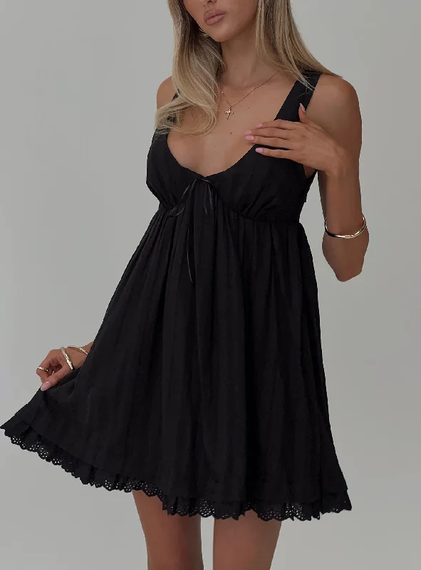 Get It Before It’s Gone!Nelty Mini Dress Black