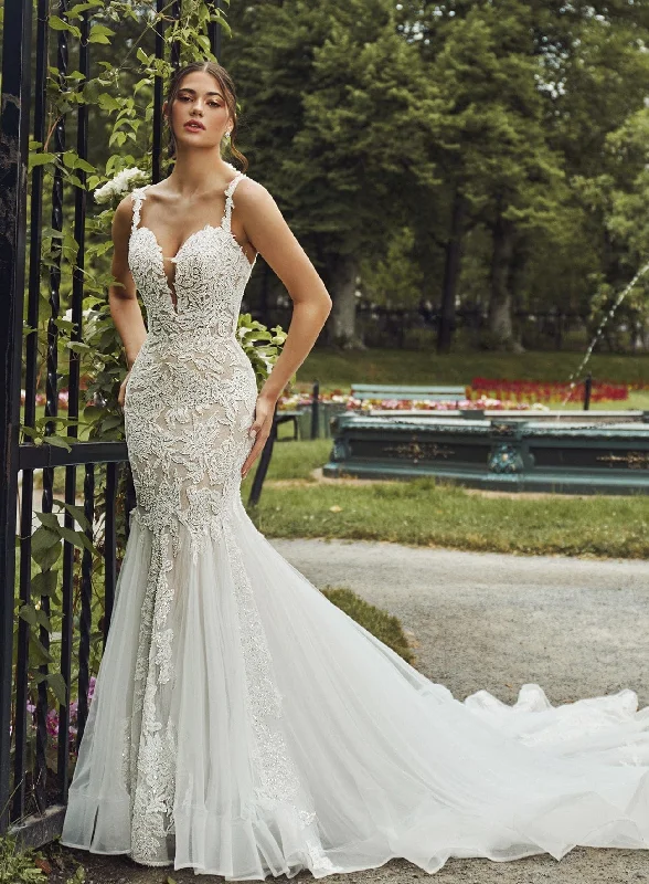 Score Big Savings Today!Calla Blanche Farrah - Size 12