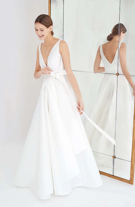 Best Deals Just for You!Carolina Herrera Gardenia - Size 10
