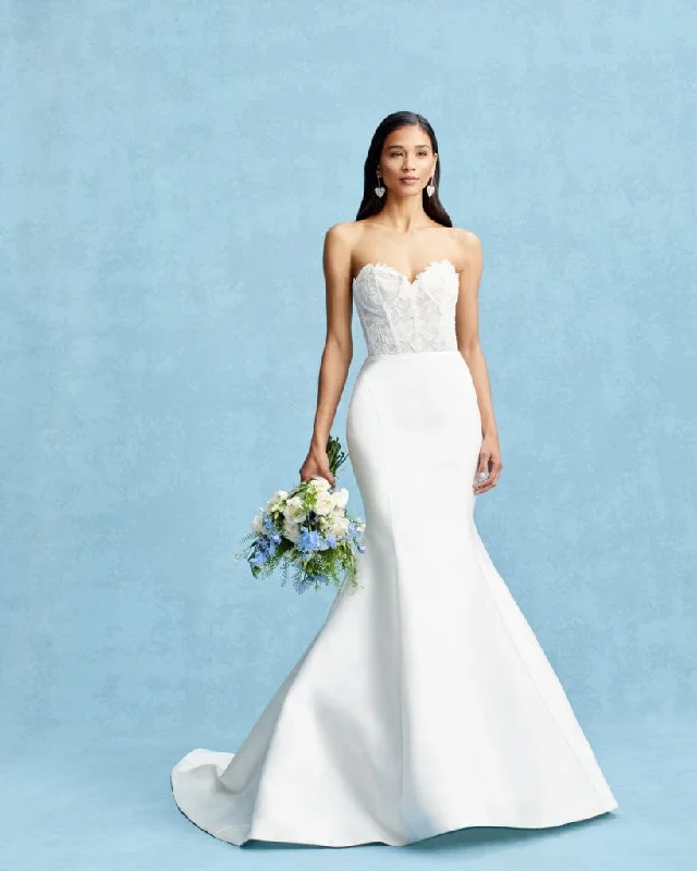 Incredible Savings Inside!Carolina Herrera Ramona - Size 12
