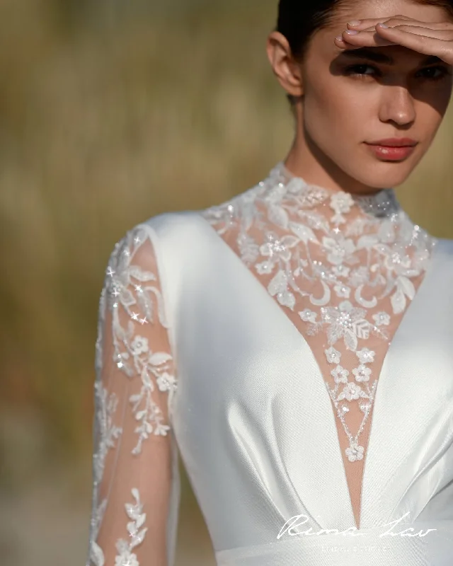 Flash Sale – Act Fast!Lucia