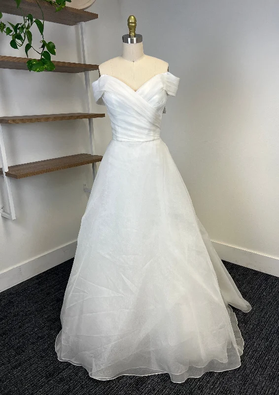 Exclusive Offers You’ll Love!Novelle Belle