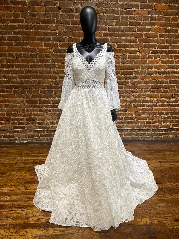 Flash Deals – Act Quickly!Other Victoria Soprano-Mojake