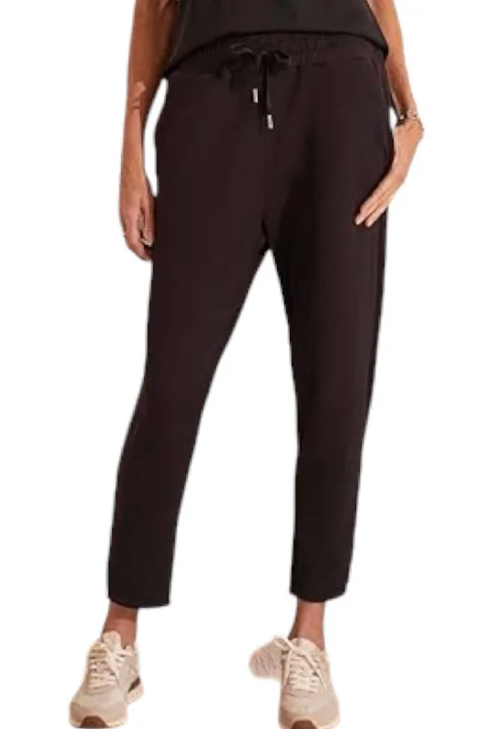 Unbeatable Prices!Capri Jogger Pants In Black