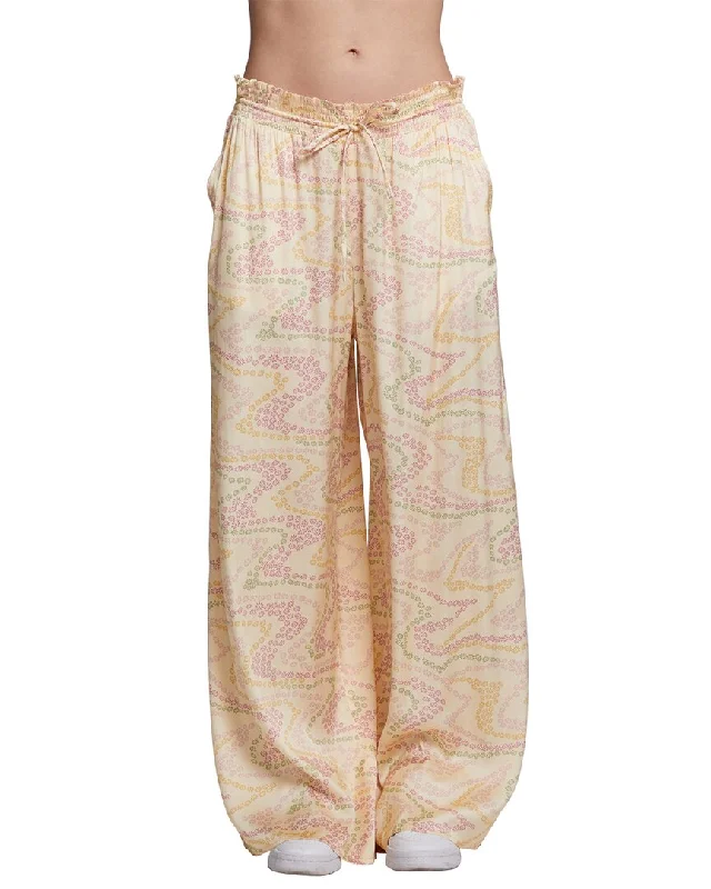 Score Big Savings Today!Chaser Daisy Wave Print Trouser