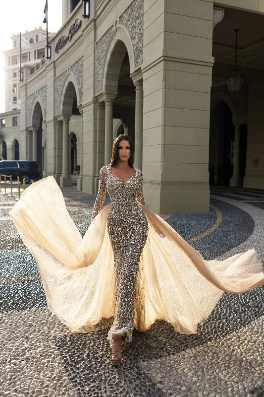 Massive Price Cuts!Chic and Holland HF110037