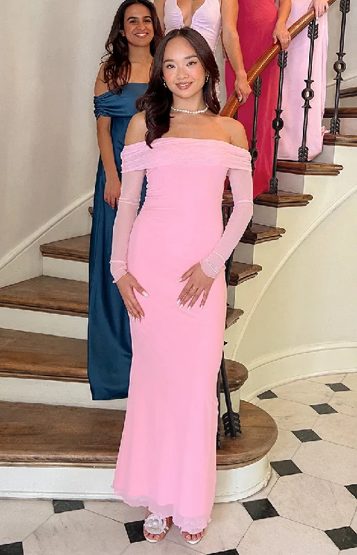 Grab Yours Before It’s Too Late!Coraline Pink Long Sleeve Maxi Dress