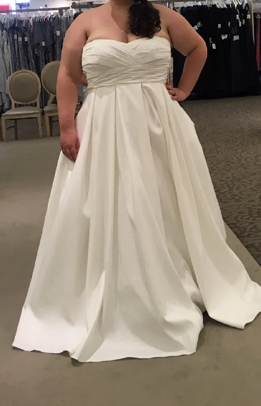 Hottest Discounts of the Year!David's Bridal Faille Empire Waist