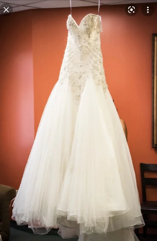 Save More When You Shop More!La Sposa C7952