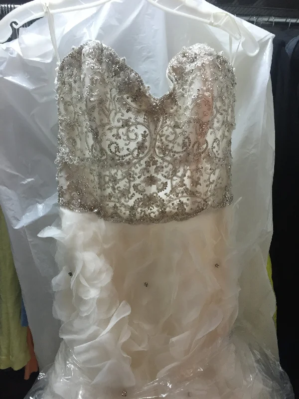 Limited Stock Available!Lazaro 3161