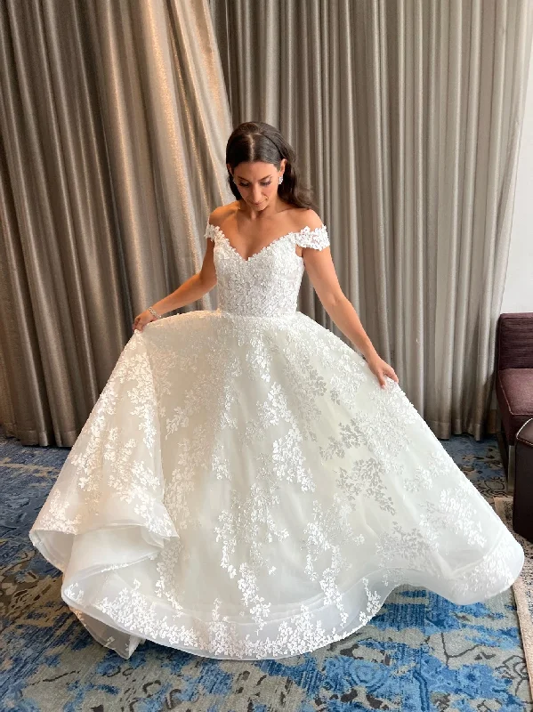 Your Chance to Save is Now!Lazaro Vienna 32100