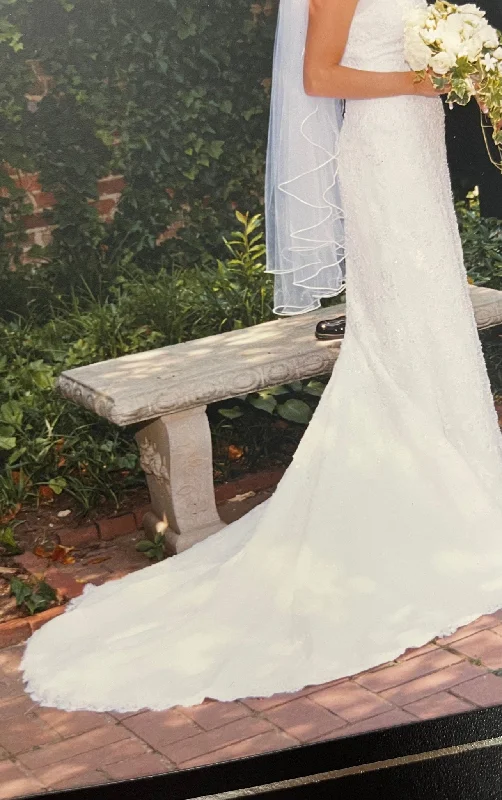 Your Wallet Will Thank You!Lee Grebenau Beautiful Beaded Strapless Sweetheart Fit and Flare Wedding Dres