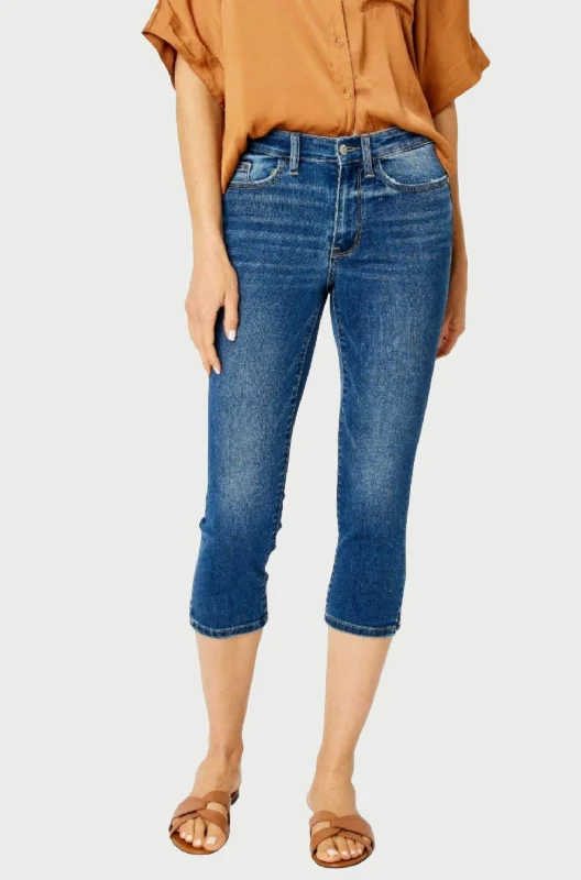 Limited Time Offer!Mid Rise Capri In Blue