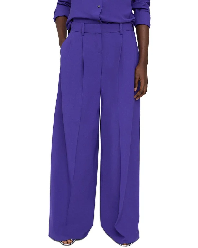 Get It Before It’s Gone!Theory Pleated Low-Rise Wool-Blend Pant