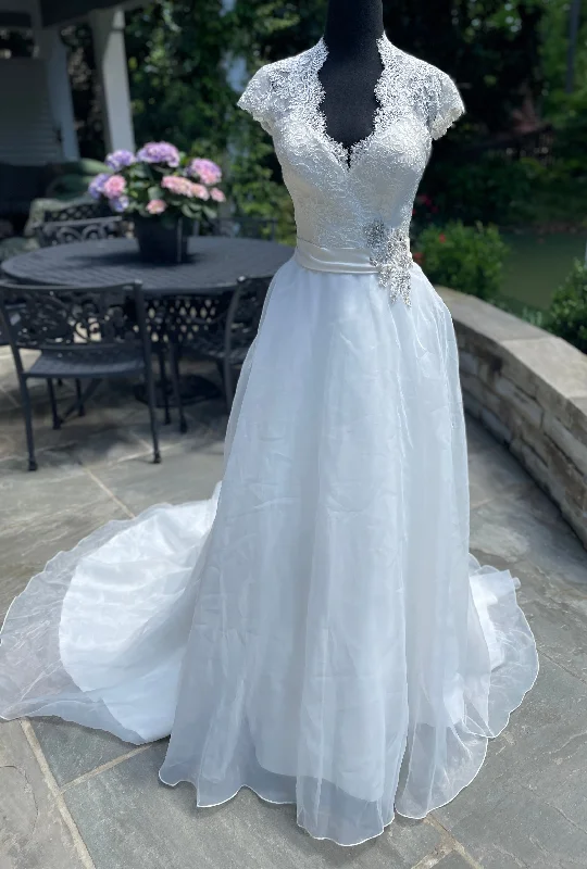 Special Discounts Inside!Allure Bridals 2611