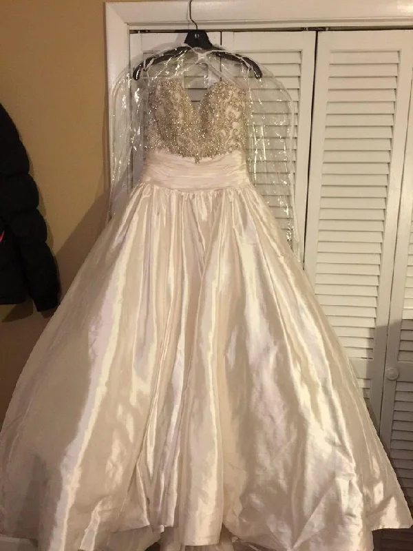 New Discounts Just Dropped!Allure Bridals 9001