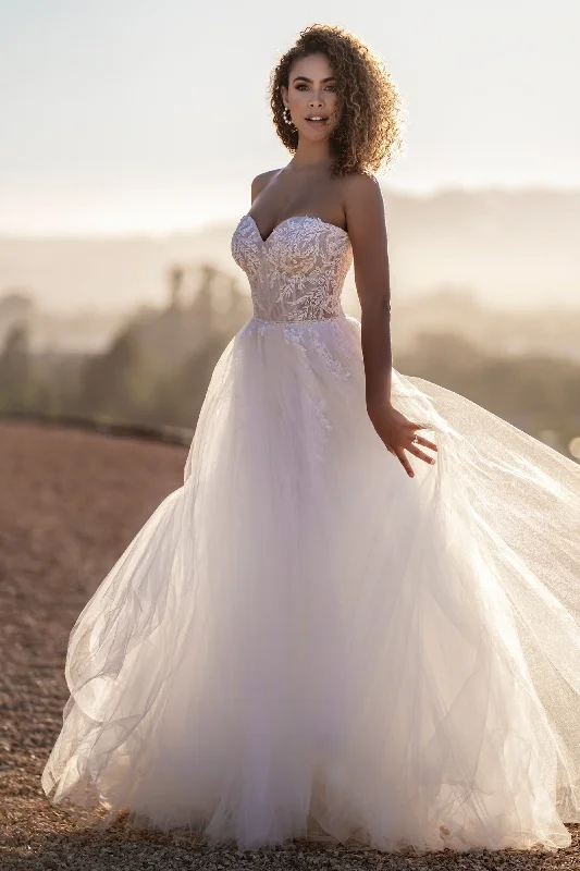 Steals and Deals Await!Allure Bridals A1104
