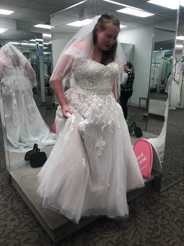Shop the Hottest Deals!David's Bridal 9SWG834 IVYCSH
