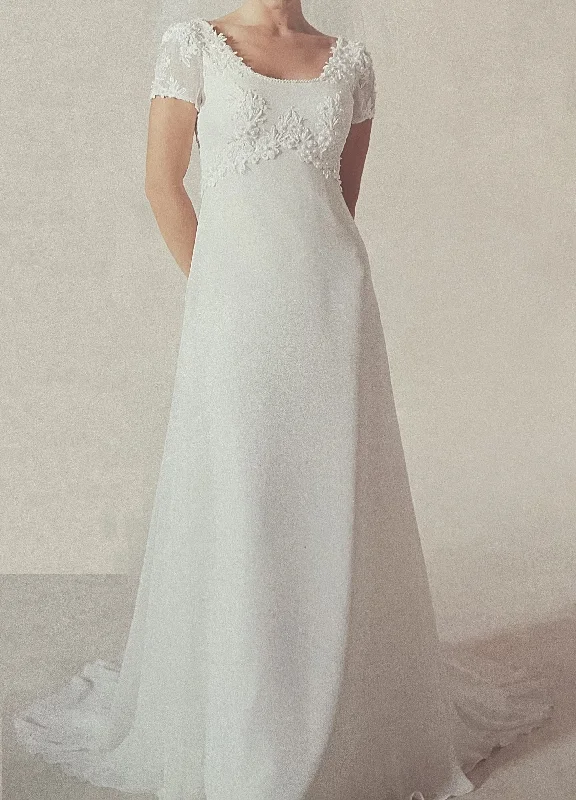 Huge Price Cuts Await!Eden Bridals Private Collection / 851-1295