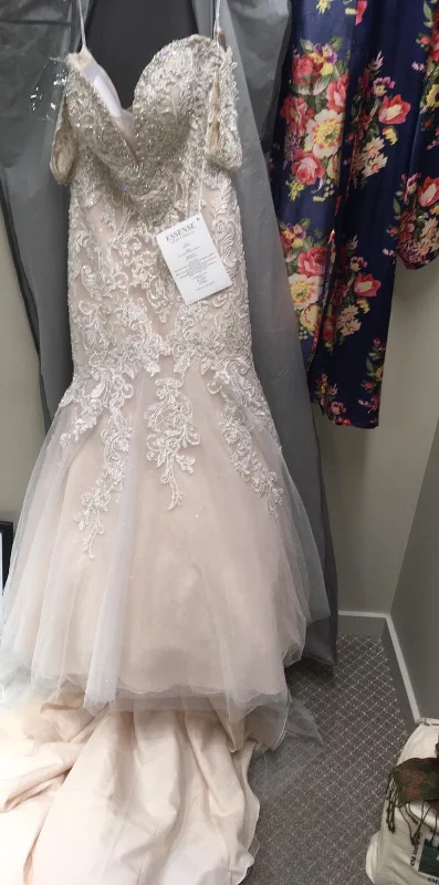 Your Discount is Waiting!Essense of Australia D2518