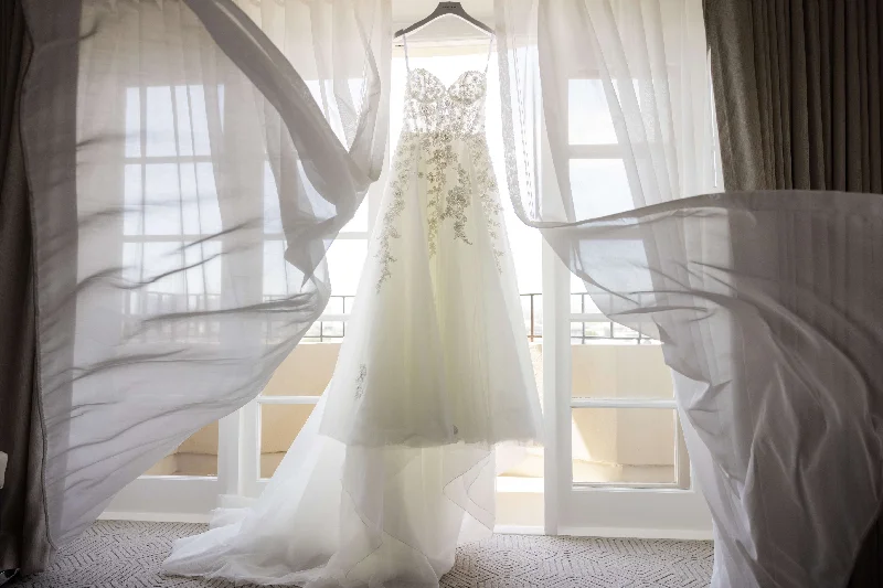 More Discounts, More Joy!Galia Lahav Gia dress with matching veil/ Ivory