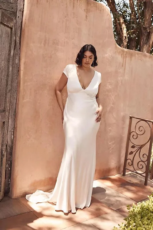 Shop Before It’s Gone!Jenny Yoo Briony