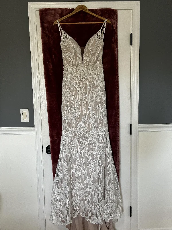 Everything Must Go!Lillian West 66103