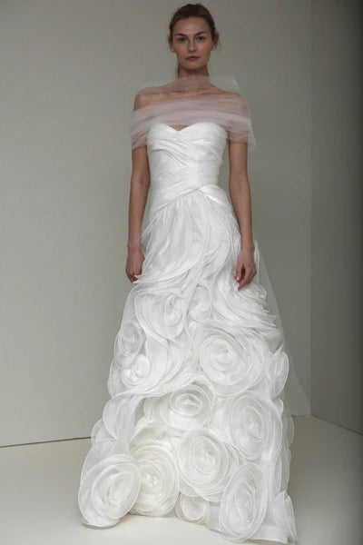 Best Offers of the Month!Monique Lhuillier Shelby