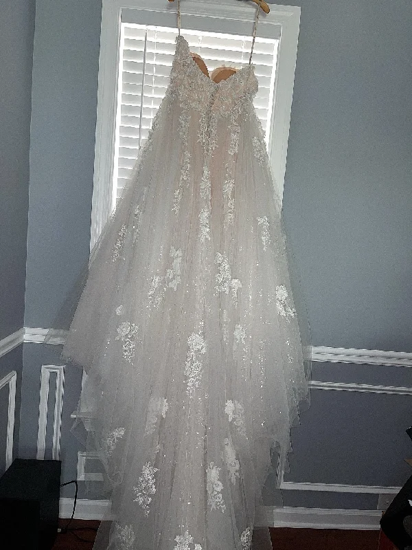 Hot Deals You Can’t Resist!Mori Lee 2406 Divina