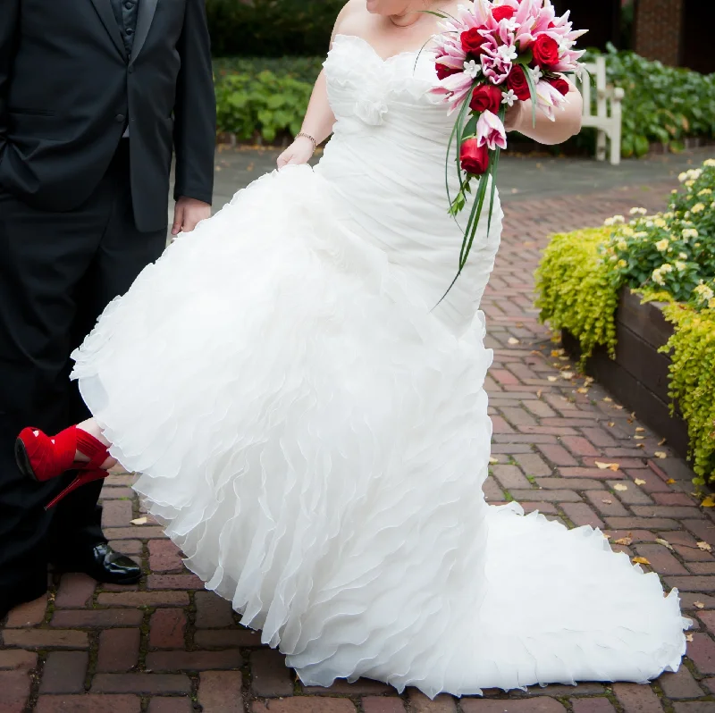 Hurry! While Supplies Last!Pronovias
