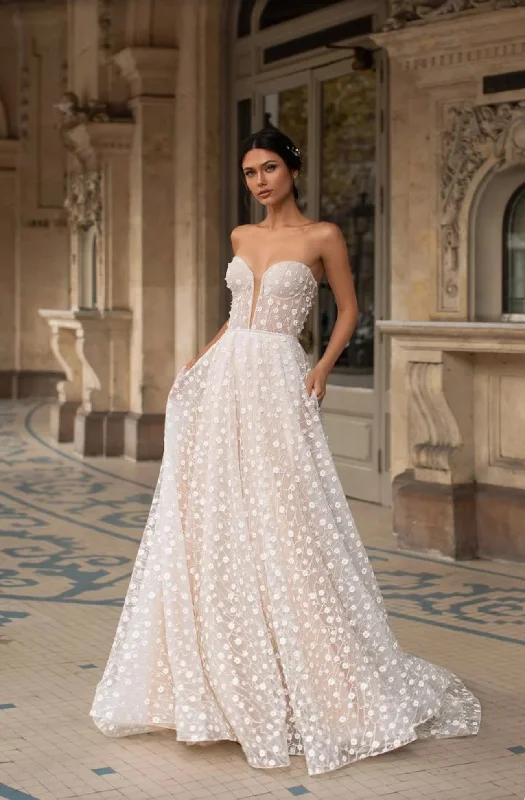 Time to Save Big!Pronovias Privee Hopkins Veil (NEVER WORN w/ Tags)