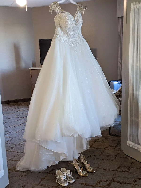 The Best Sale of the Year!Ronald Joyce Victoria Jane