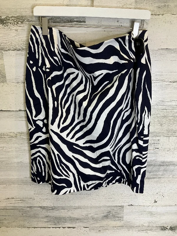 Time to Snag a Bargain!Navy Skirt Mini & Short Jones Wear, Size 14