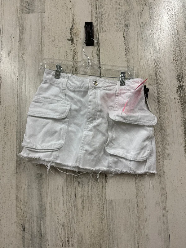 Flash Deals – Act Quickly!White Skirt Mini & Short Zara, Size M