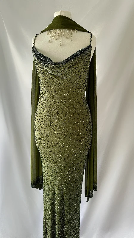 Your Shopping Spree Starts Here!Enchanting Green Silk Embellished Gown & Matching Shawl (S)