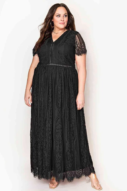 Special Offer – Act Fast!V-Neck Short Sleeve Lace Maxi Dress
