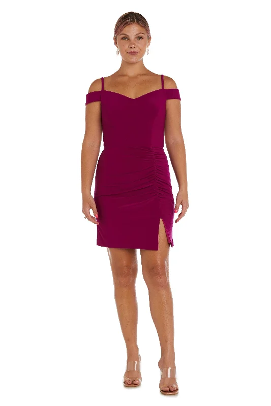 Huge Savings – Act Now!Morgan & Co 13043 Fitted Short Cocktail Dress