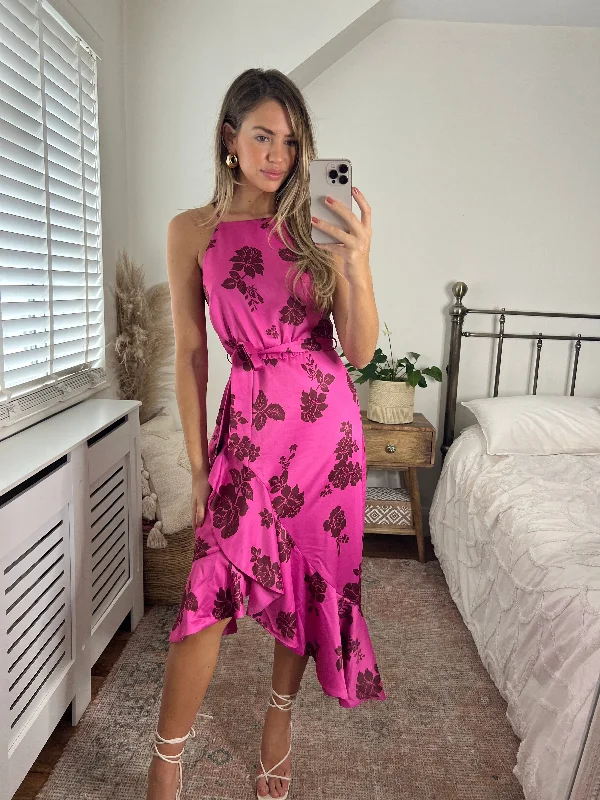 Score Big Savings Today!Ariana Halter Frill Dress / Mulberry Floral Print